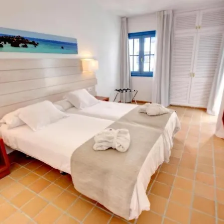 Lf 2 Bedrooms With Well Connected, Beach, Pool 阿德耶