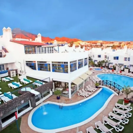 Lf 2 Bedrooms With Well Connected, Beach, Pool 阿德耶